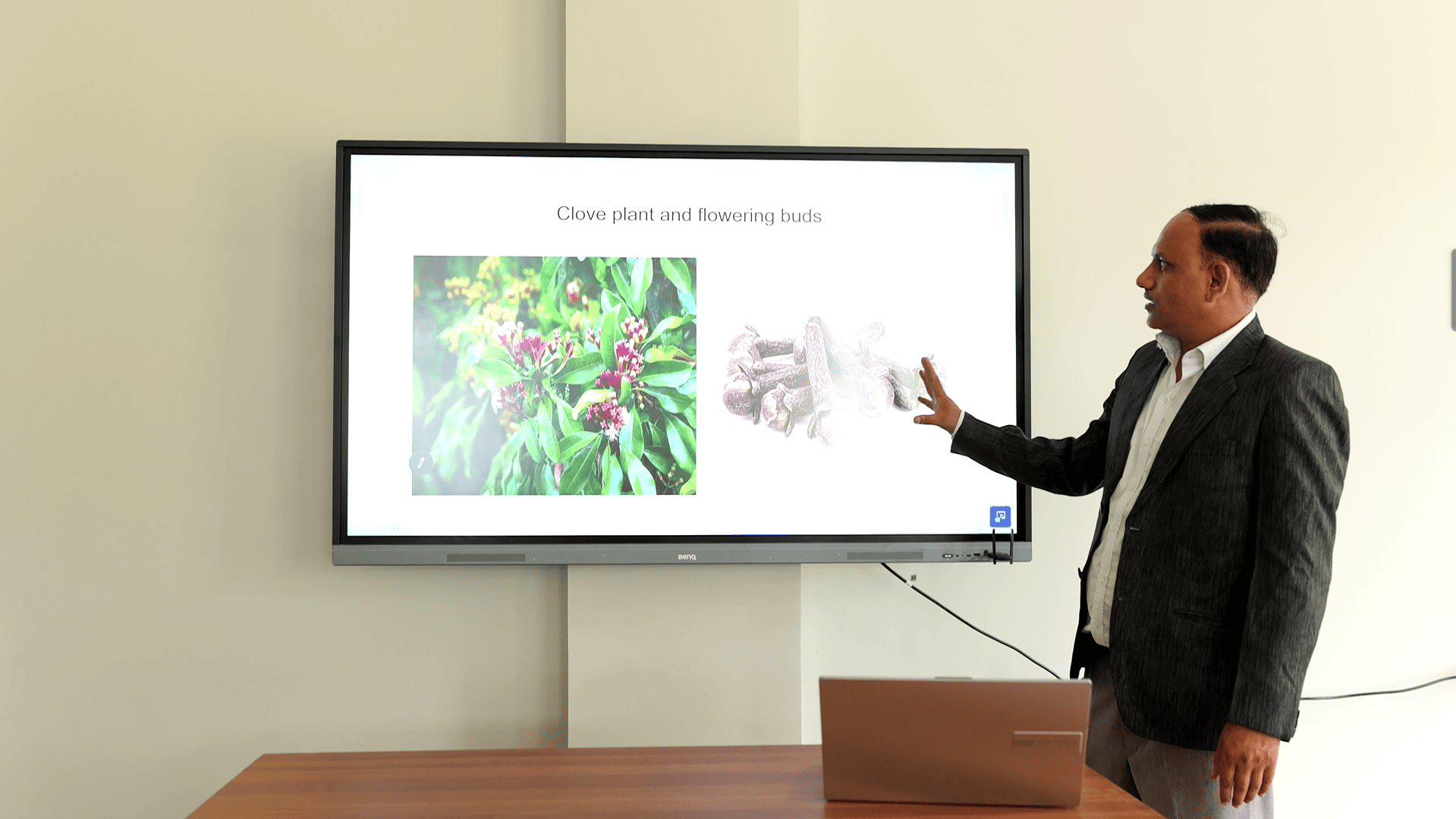 Pragjyotishpur University Guwahati Classroom photo 6